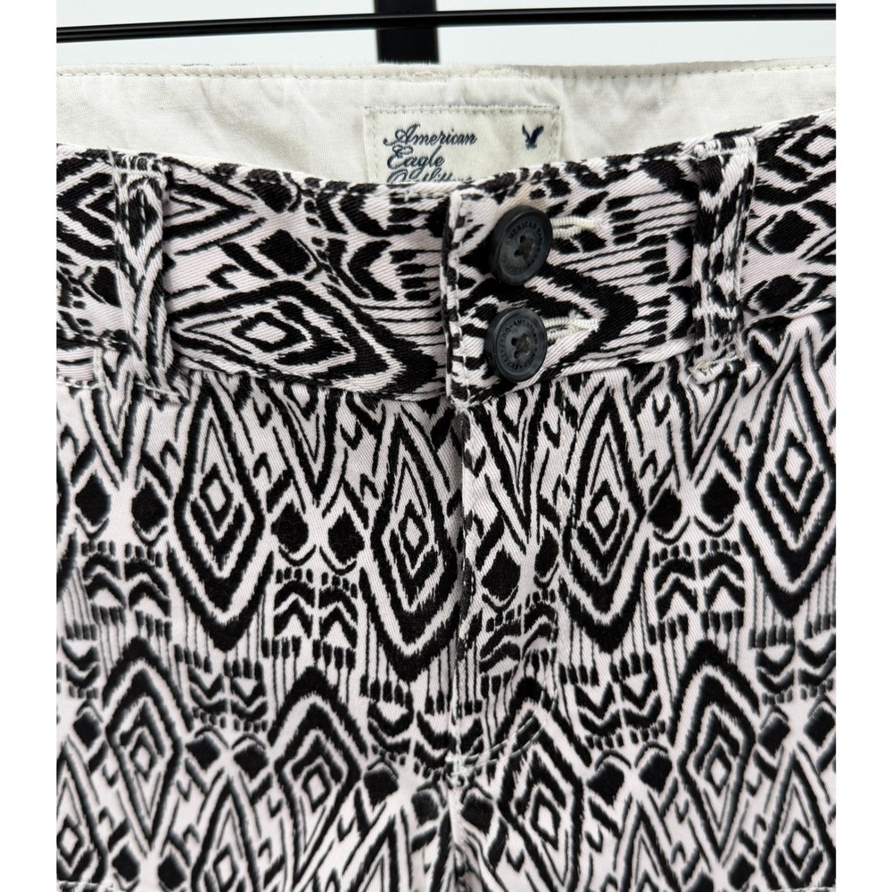 American Eagle Womens Size 6 Low Rise Mini Shorts Black White Geometric Boho Y2K - Picture 3 of 7